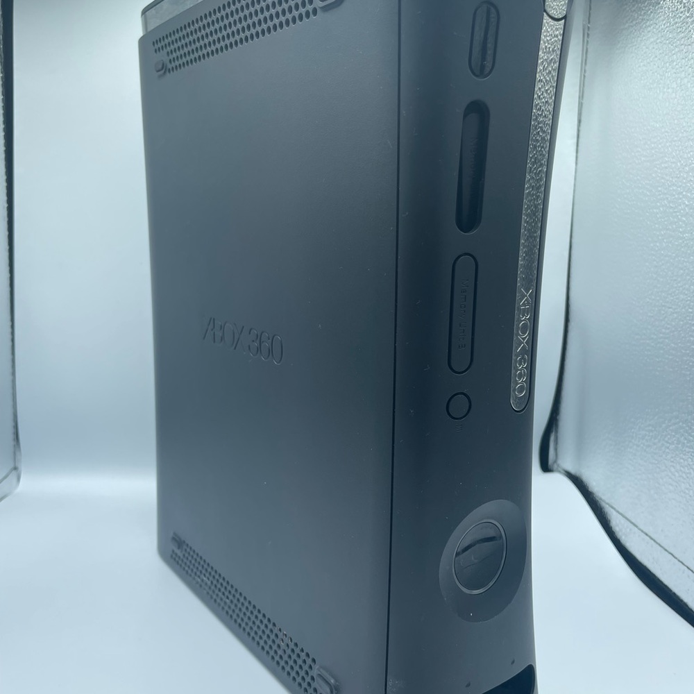 Black Xbox 360 Console Bundle (includes games and controllers)